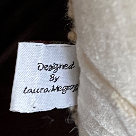 Chandler 4 Corners Laura Megroz Hooked Wool Throw Pillow Little Tree Christmas - Picture 4 of 5